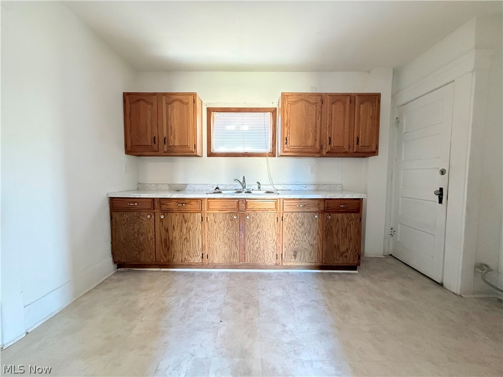 1433 Kenmore Boulevard Property Photo 12
