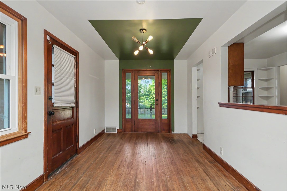 683 Sunset Boulevard Property Photo 5