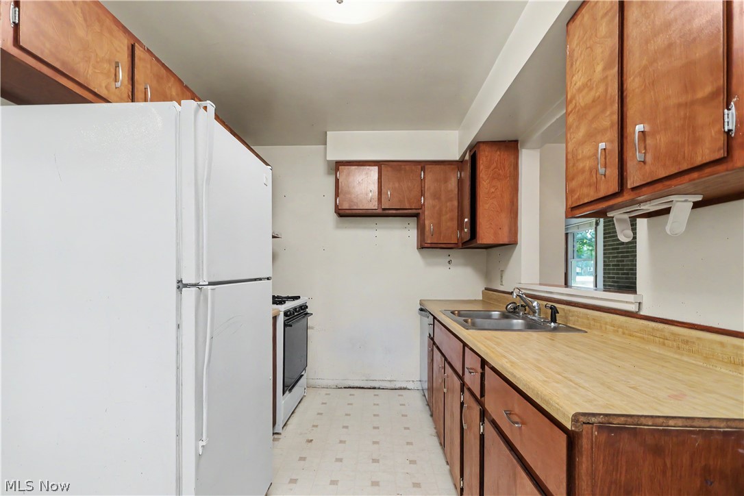 683 Sunset Boulevard Property Photo 8