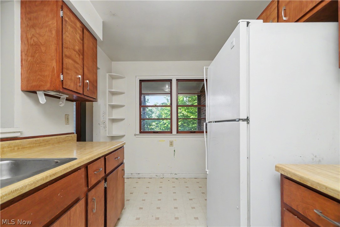 683 Sunset Boulevard Property Photo 9