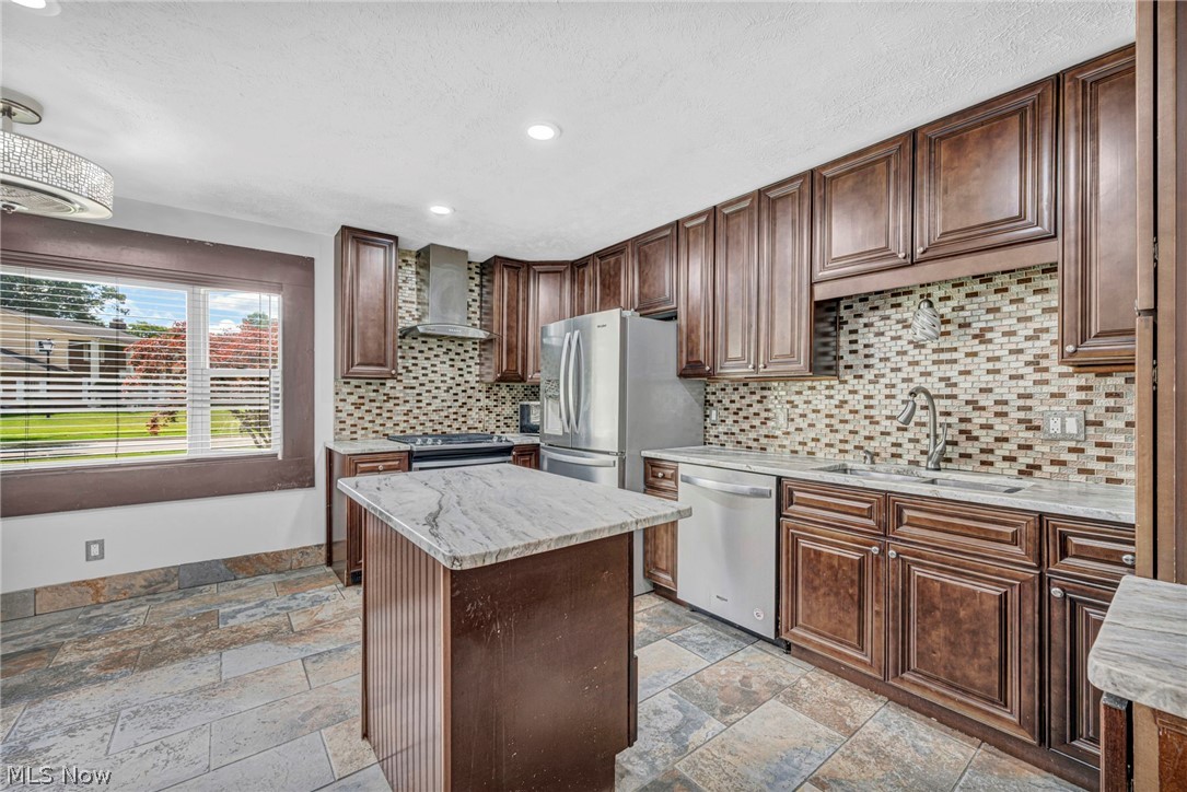 28610 Lynhaven Drive Property Photo 14