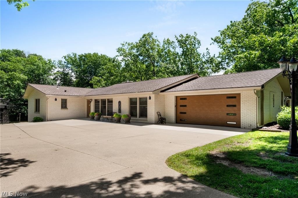 685 Sunnyside Property Photo 1