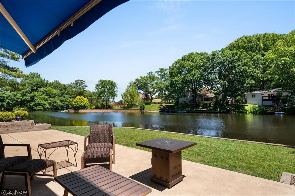 685 Sunnyside Property Photo 2