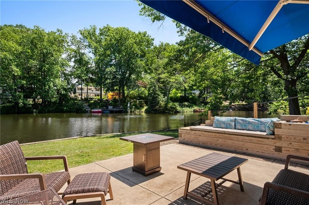 685 Sunnyside Property Photo 3
