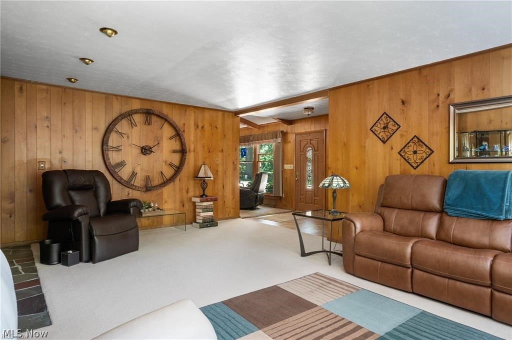 685 Sunnyside Property Photo 8