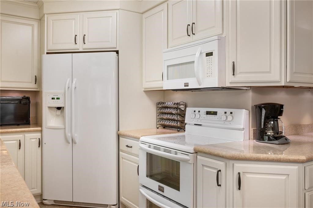 685 Sunnyside Property Photo 18