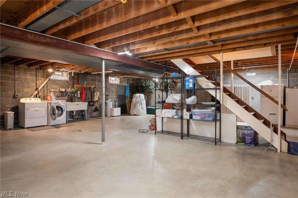 685 Sunnyside Property Photo 33