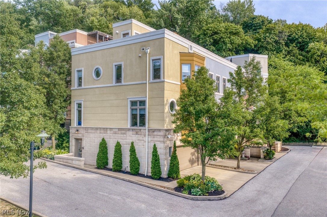2011 Villa Carabelli Drive Property Photo 1