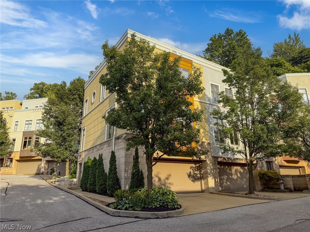 2011 Villa Carabelli Drive Property Photo 3