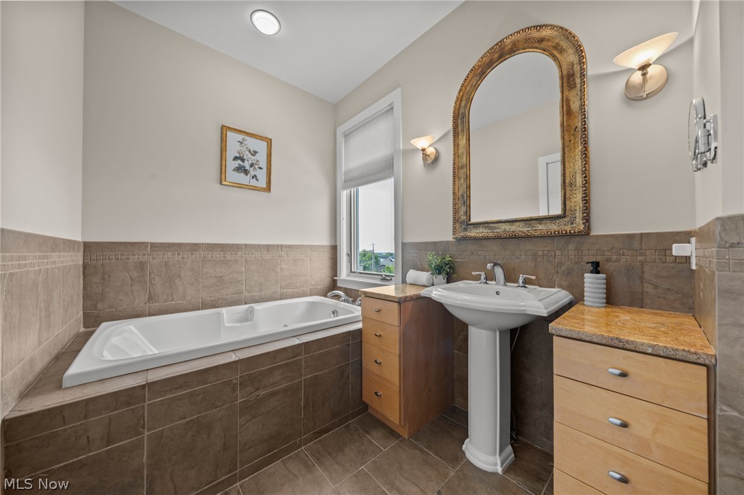2011 Villa Carabelli Drive Property Photo 32