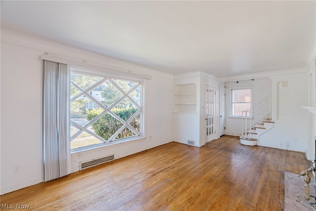 3826 Grosvenor Road Property Photo 4
