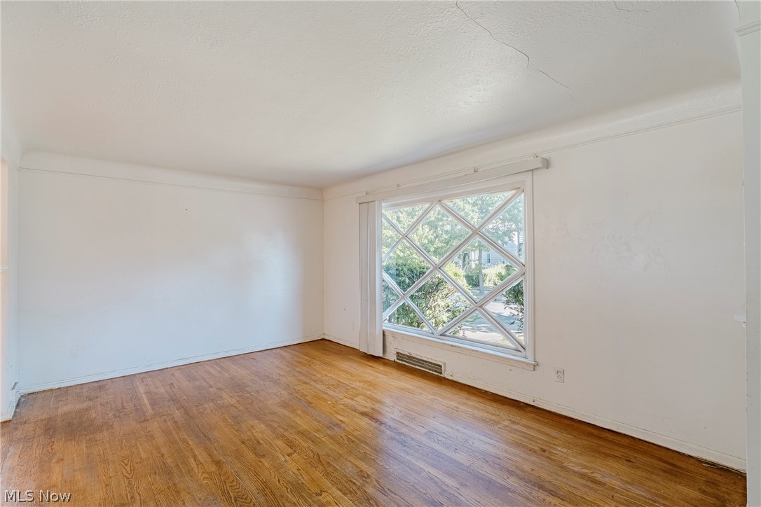 3826 Grosvenor Road Property Photo 6