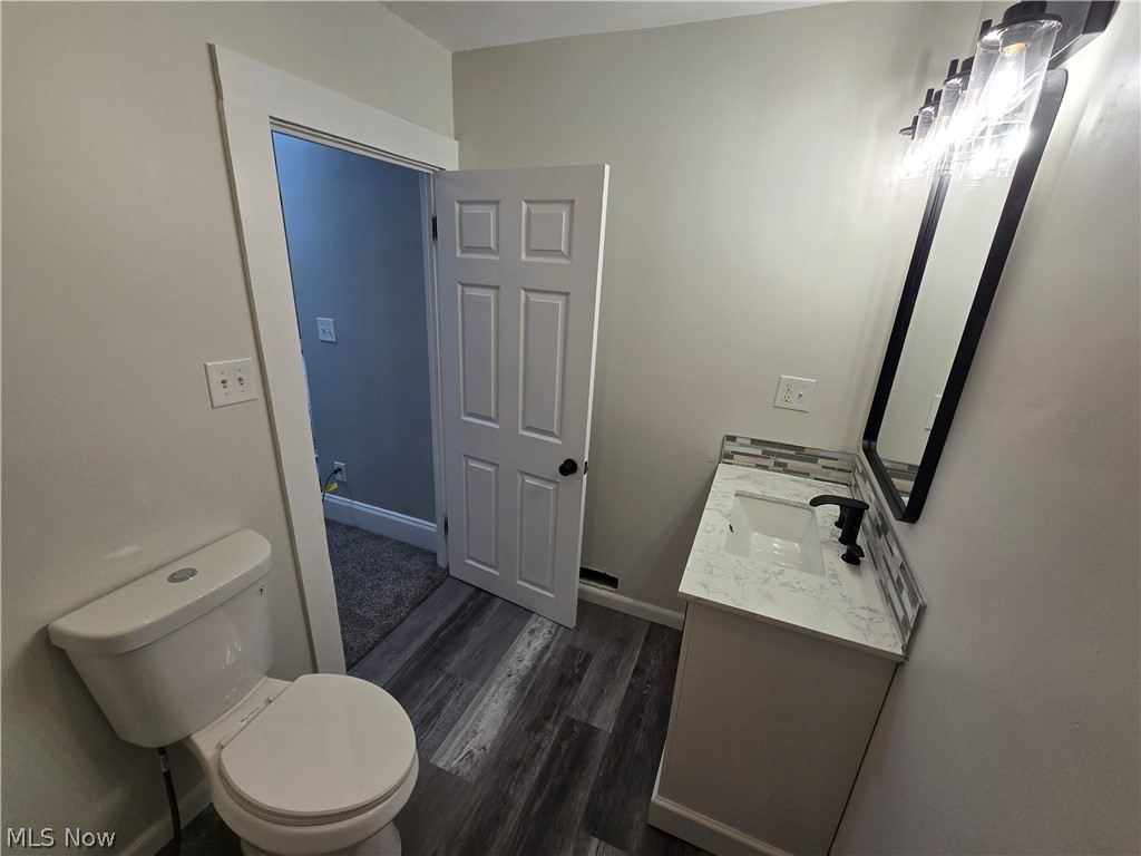 747 W River Road N Property Photo 23