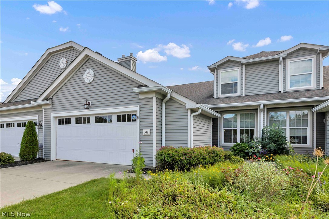 574 Hyannis Port Circle Property Photo 1