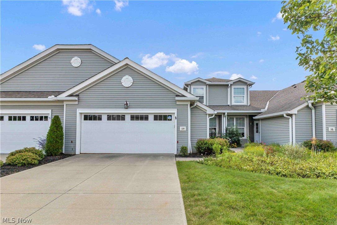 574 Hyannis Port Circle Property Photo 2
