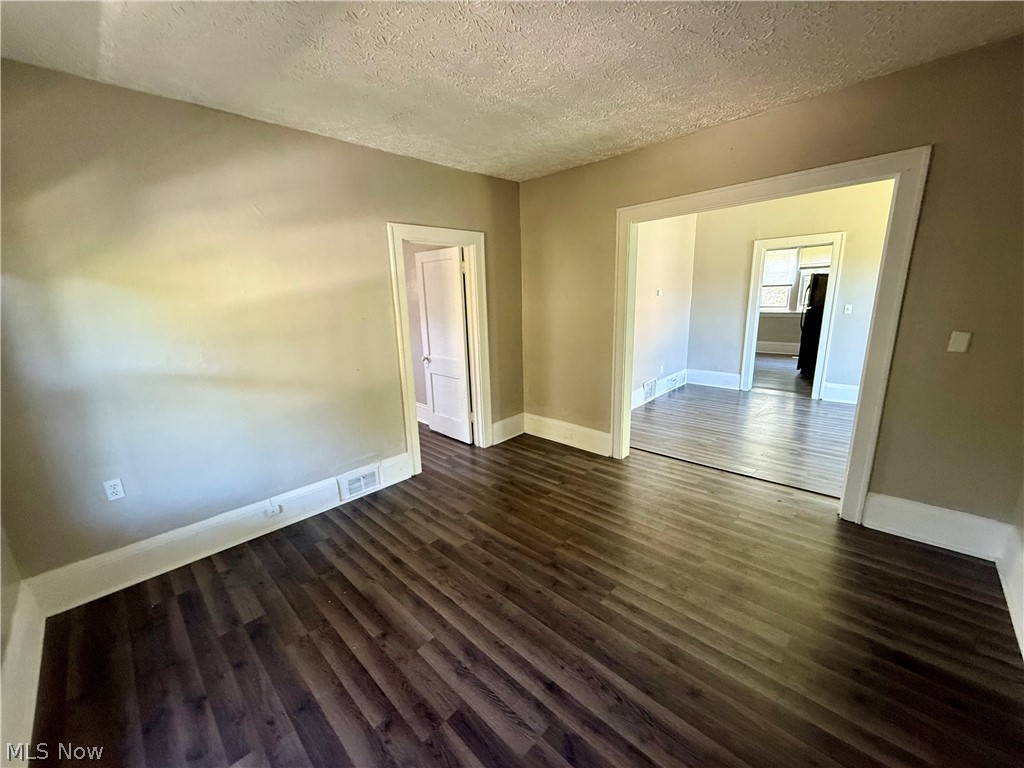 866 Beardsley Street 2 Property Photo 2