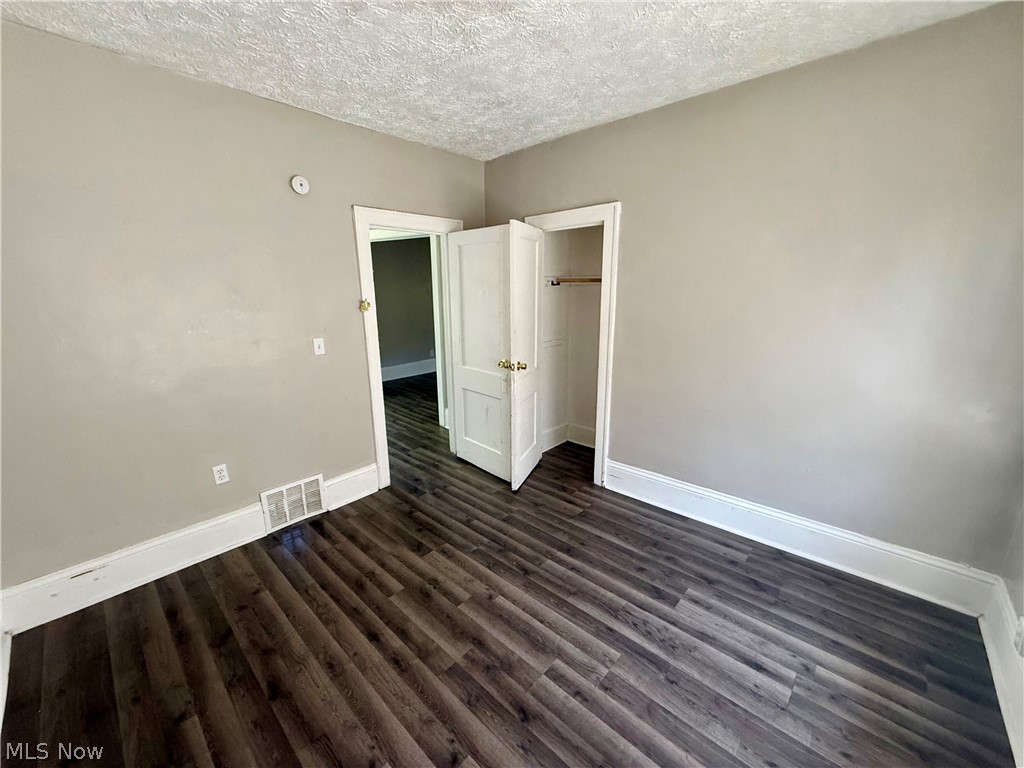 866 Beardsley Street 2 Property Photo 10