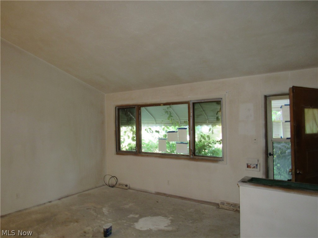 596 Terrace Property Photo 4