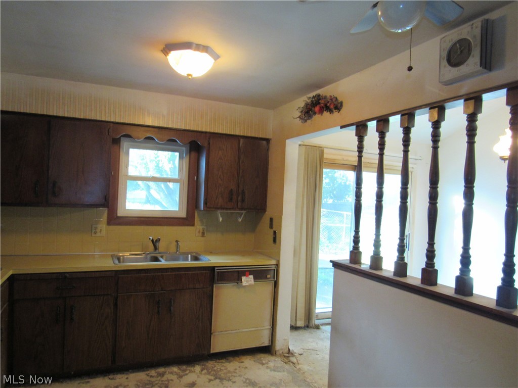 596 Terrace Property Photo 7