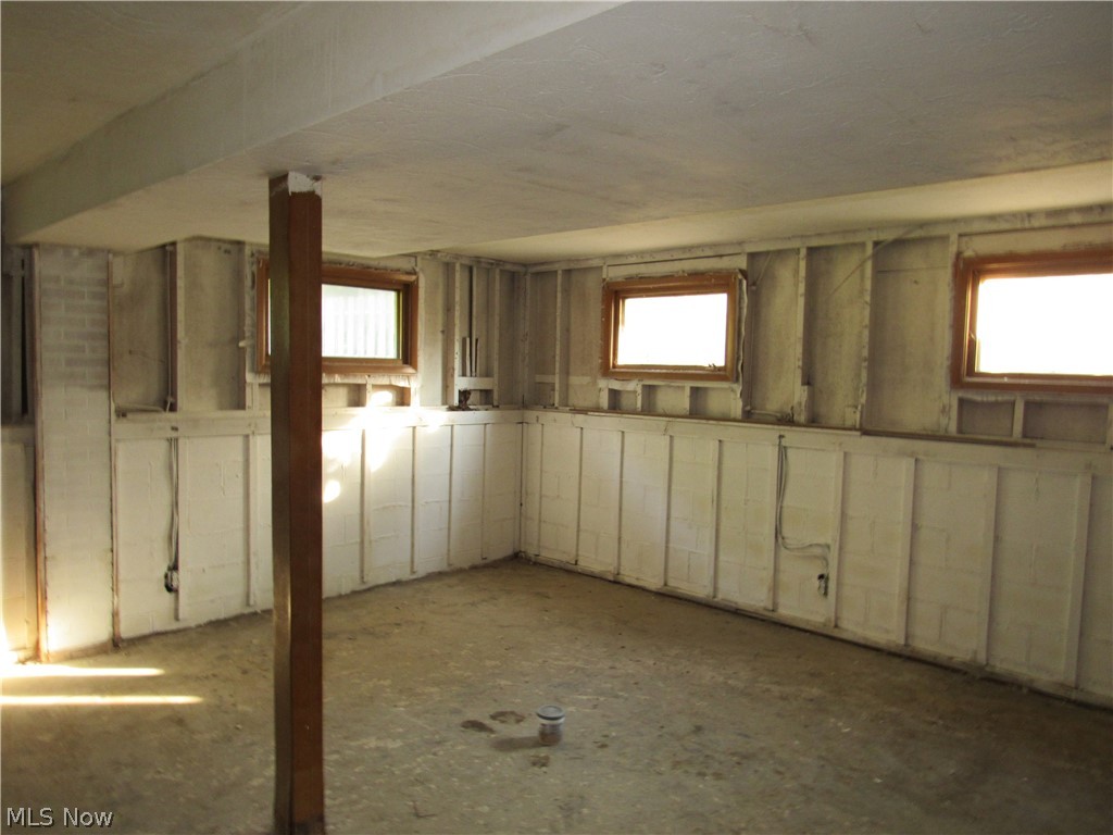 596 Terrace Property Photo 8