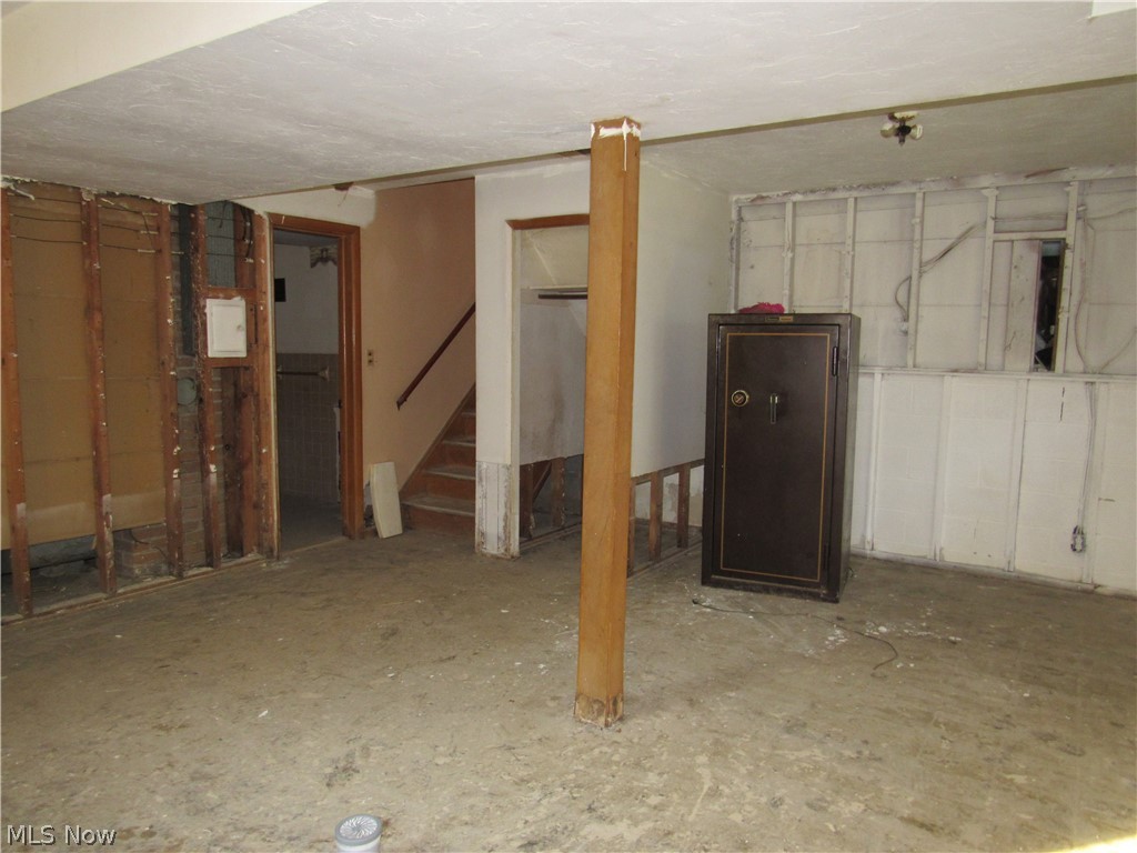 596 Terrace Property Photo 9