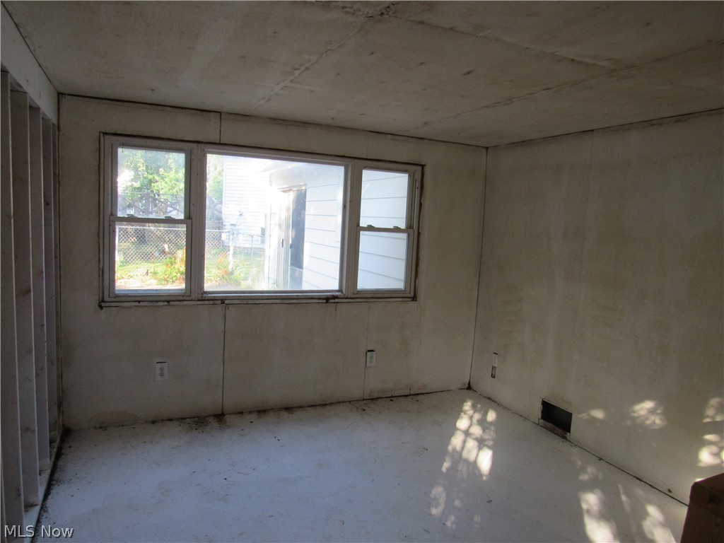 596 Terrace Property Photo 13