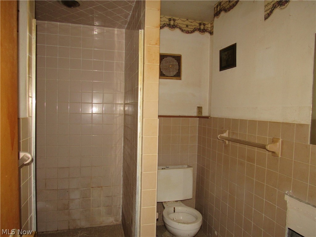 596 Terrace Property Photo 16