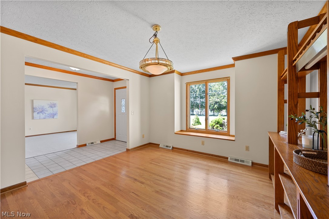 37959 Detroit Road Property Photo 8