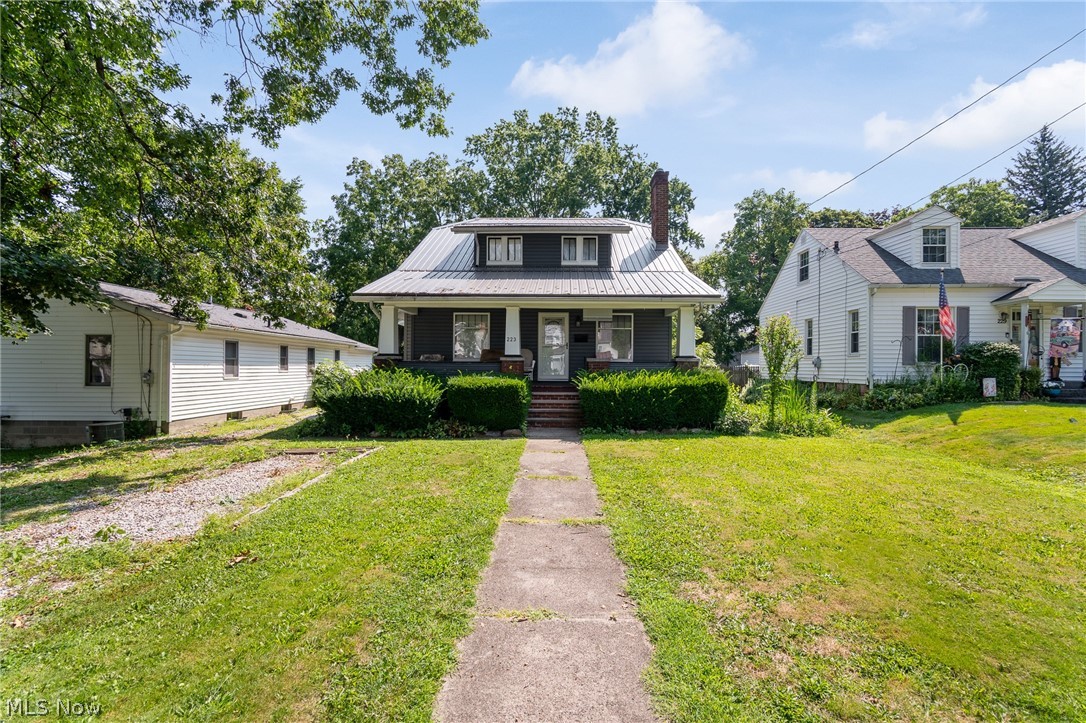 223 Hawk Avenue Property Photo 1