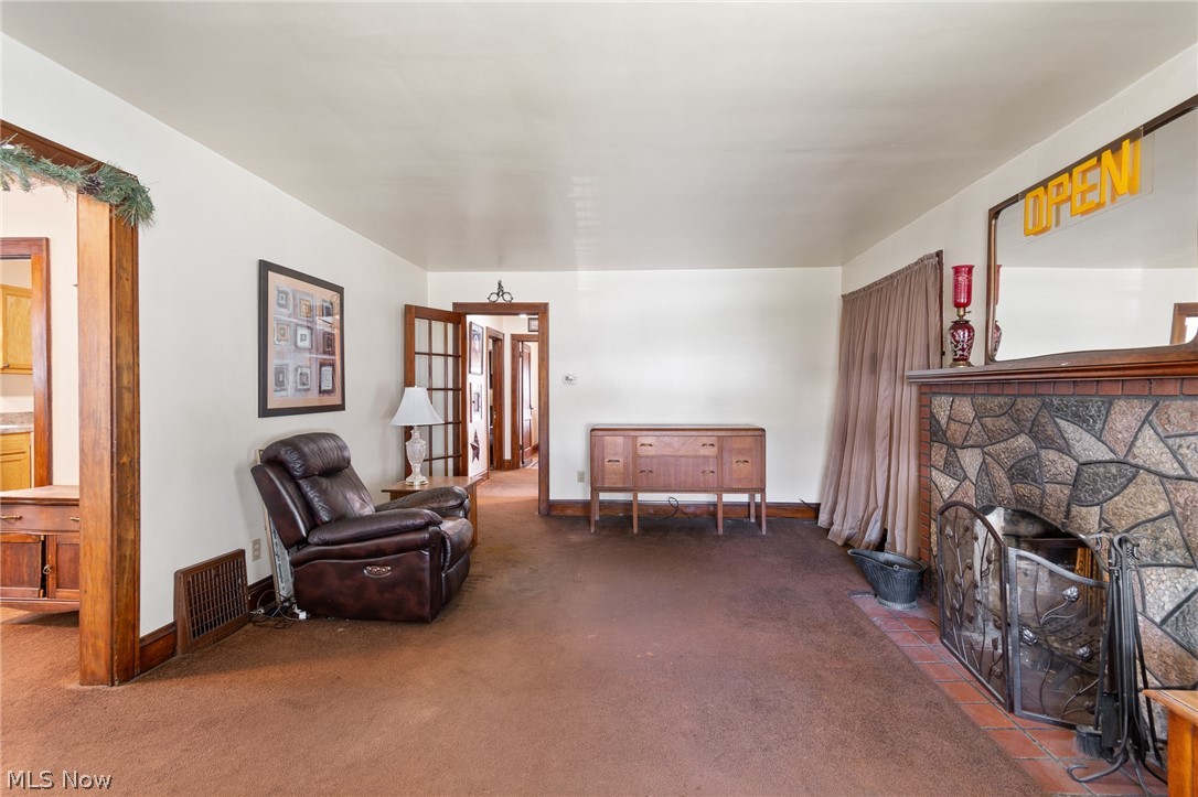 223 Hawk Avenue Property Photo 4