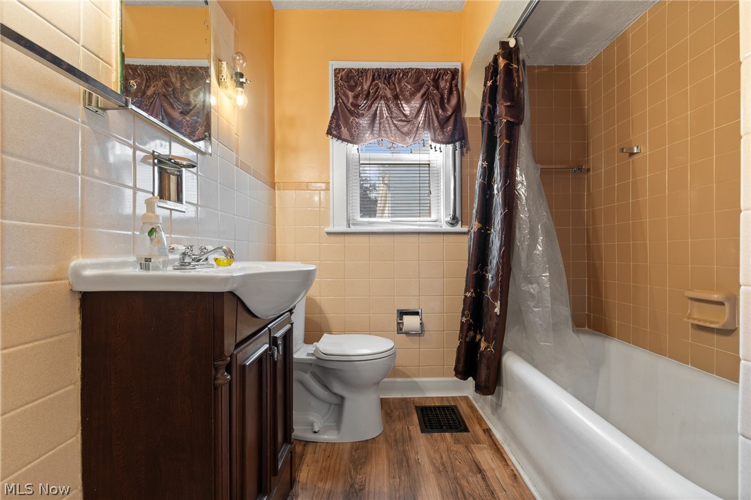 223 Hawk Avenue Property Photo 15