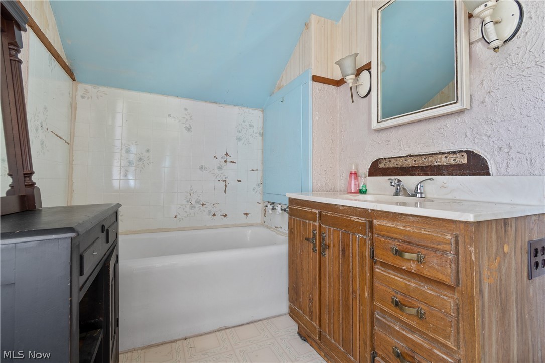 223 Hawk Avenue Property Photo 20