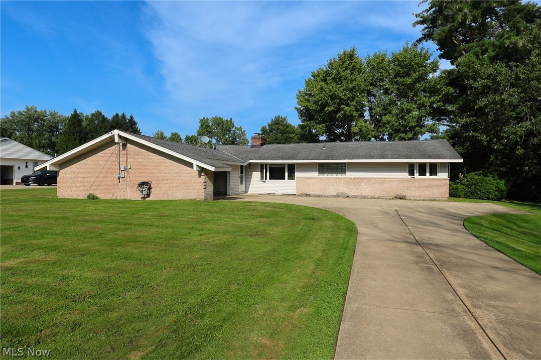 13845 Fox Hills Drive Property Photo 1