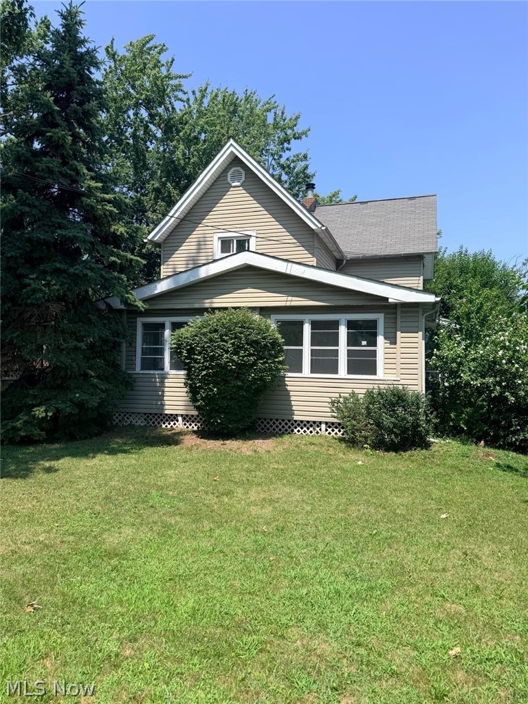 7065 Lake Shore Boulevard Property Photo 1