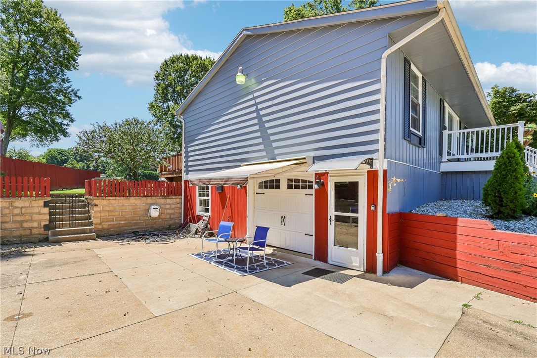 6109 N Oval Road Property Photo 5