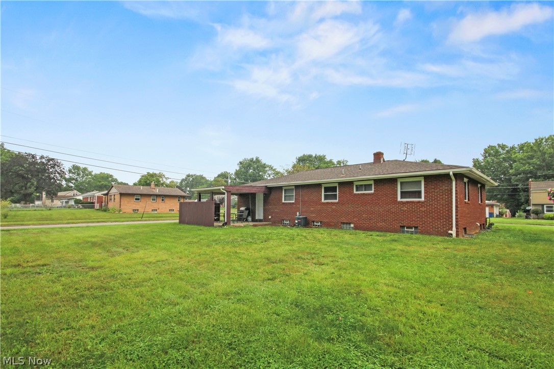 945 Larkridge Avenue Property Photo 3