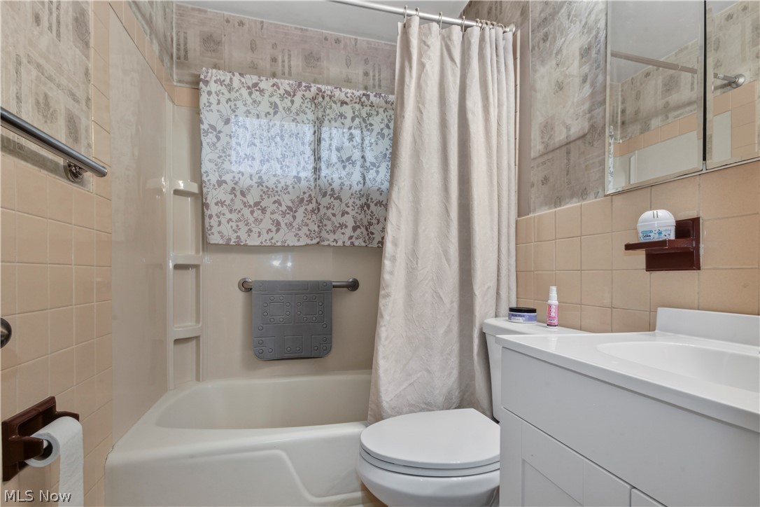 945 Larkridge Avenue Property Photo 15