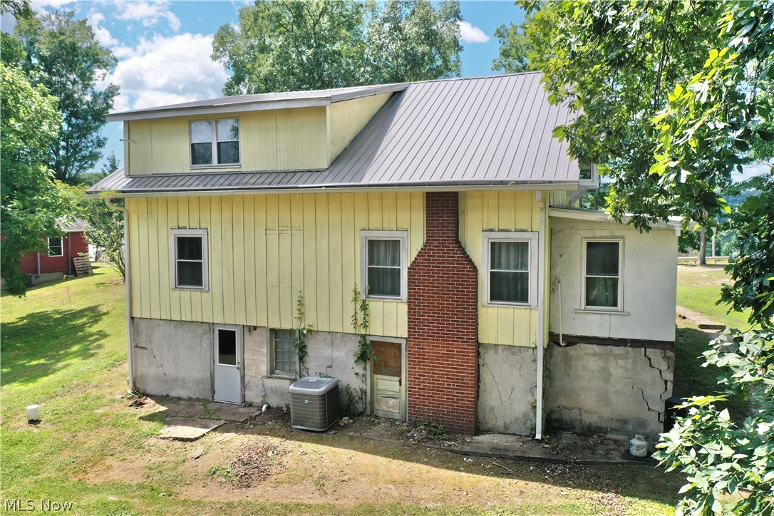 8437 S Calhoun Highway Property Photo 6