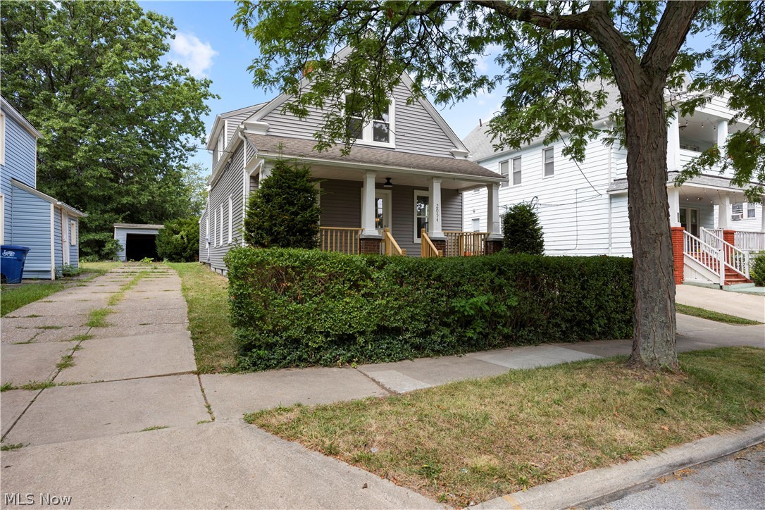 2054 Magee Street Property Photo 1