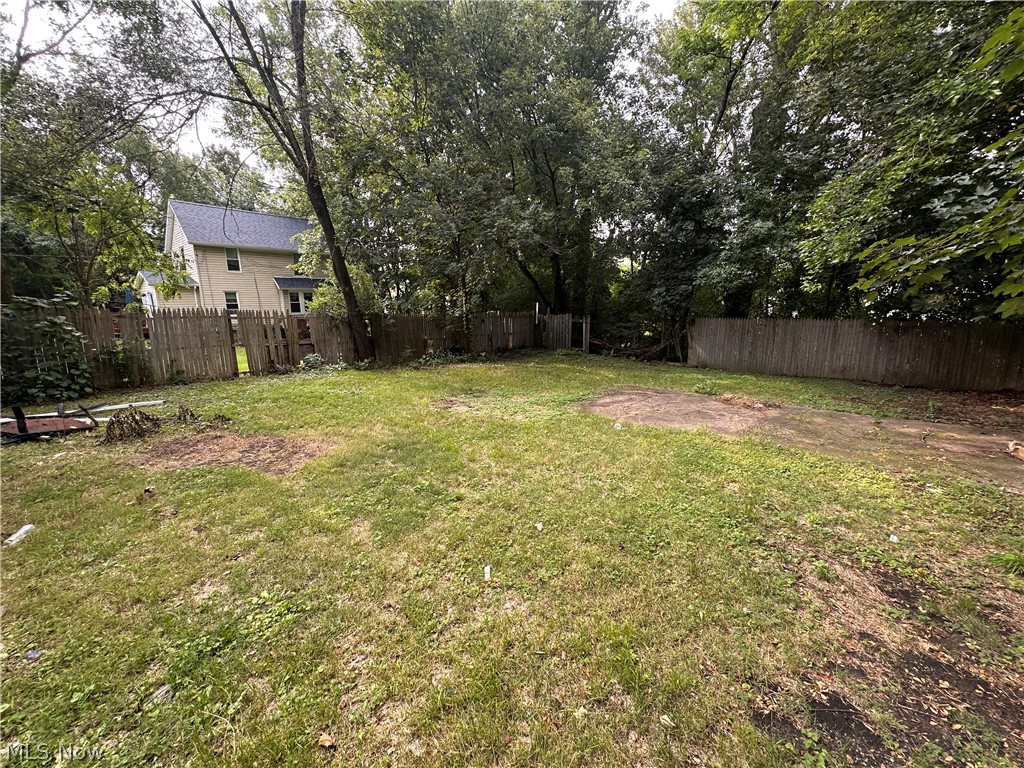 1061 Ackley Street Property Photo 5