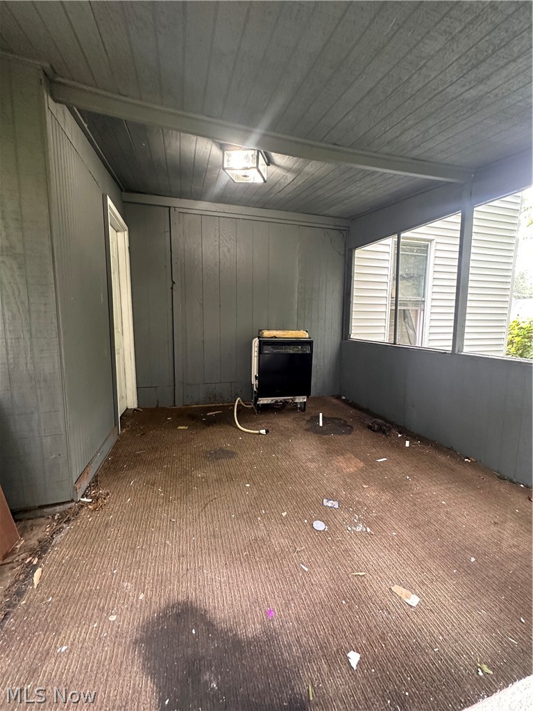 1061 Ackley Street Property Photo 7