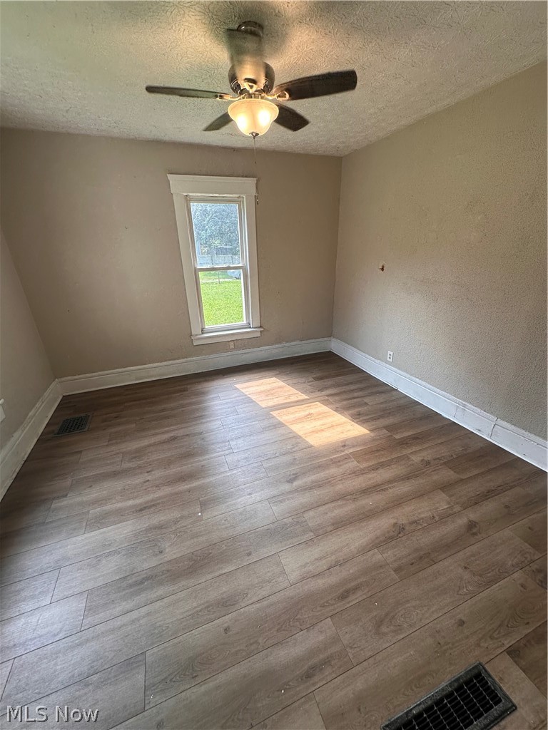 1061 Ackley Street Property Photo 9