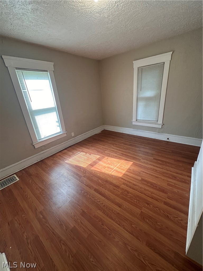 1061 Ackley Street Property Photo 11