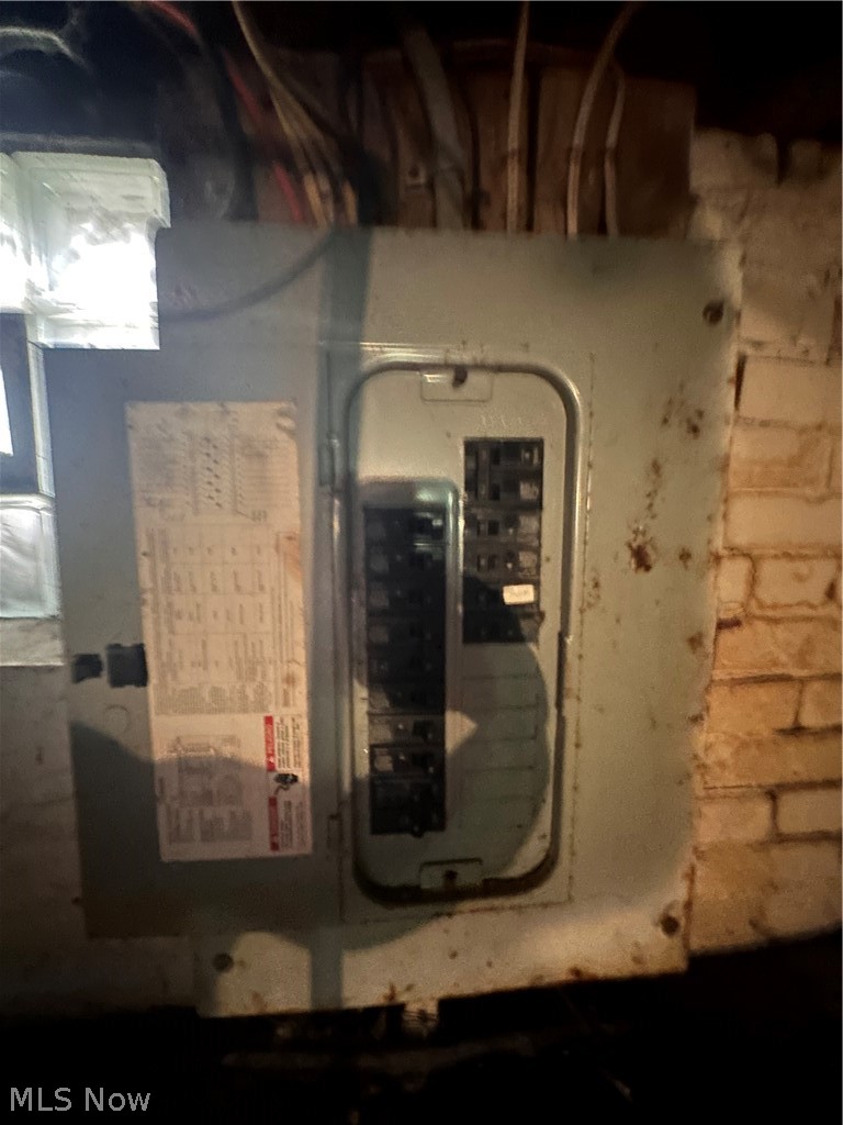 1061 Ackley Street Property Photo 20