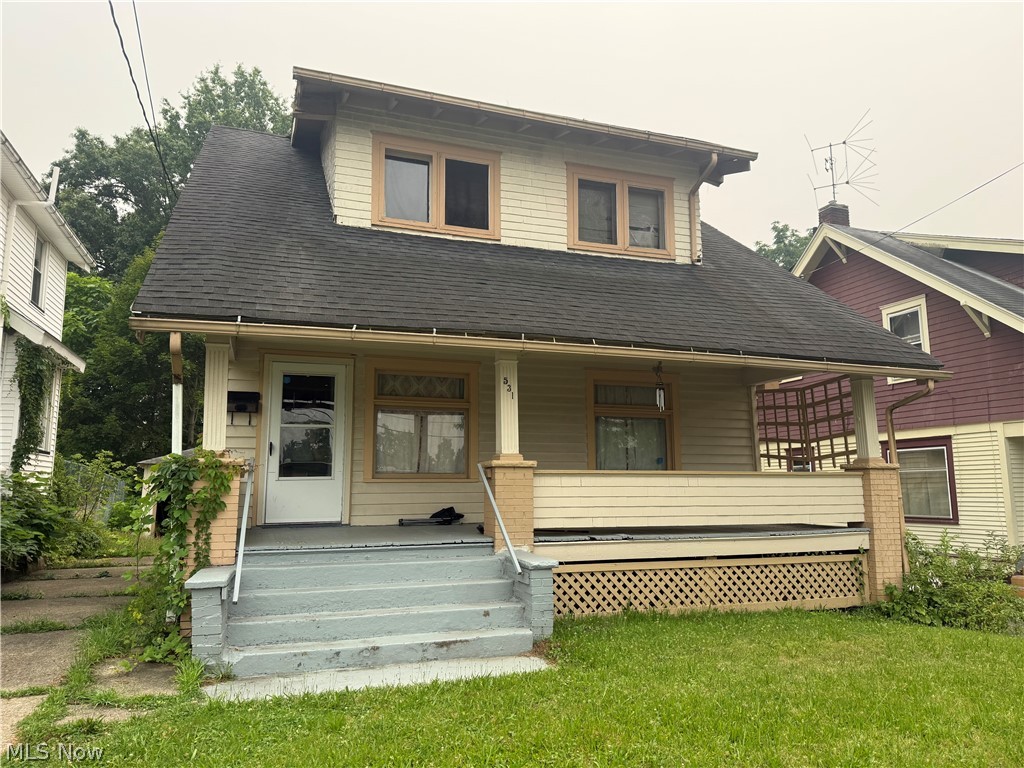 531 W Chalmers Avenue Property Photo 1