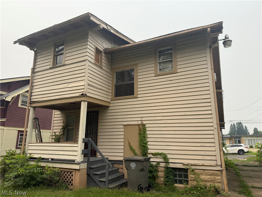 531 W Chalmers Avenue Property Photo 2
