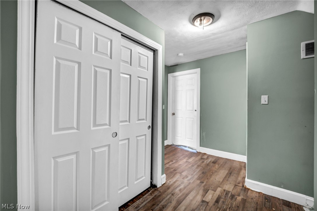 1270 Plainfield Road Property Photo 10