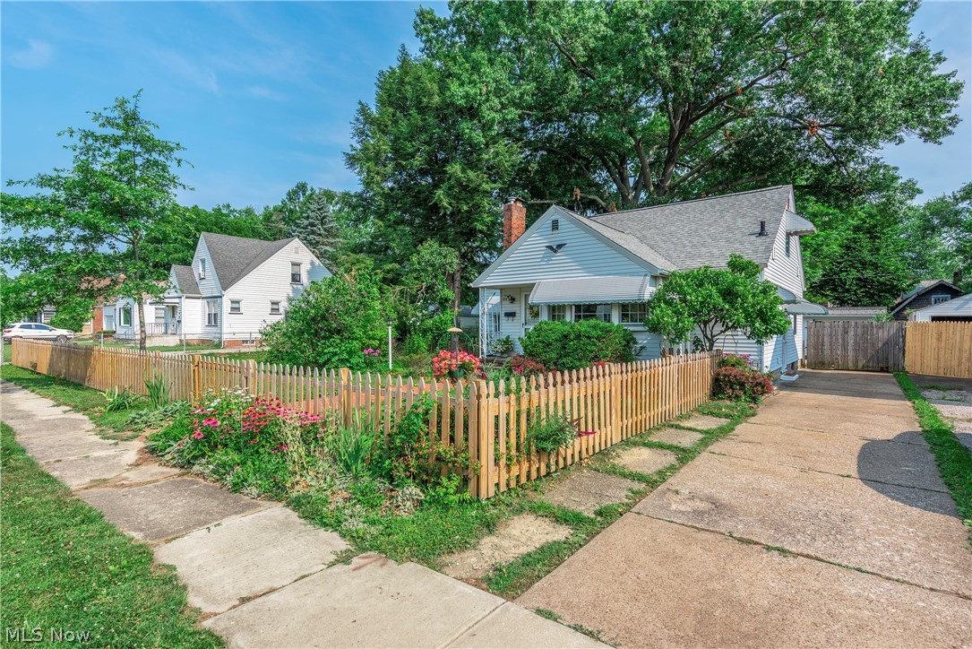 455 11th Street Property Photo 5