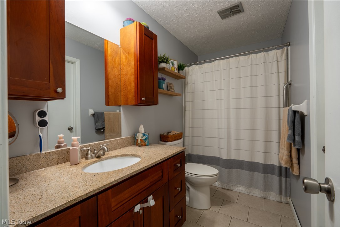 546 Fieldstone Drive Property Photo 25
