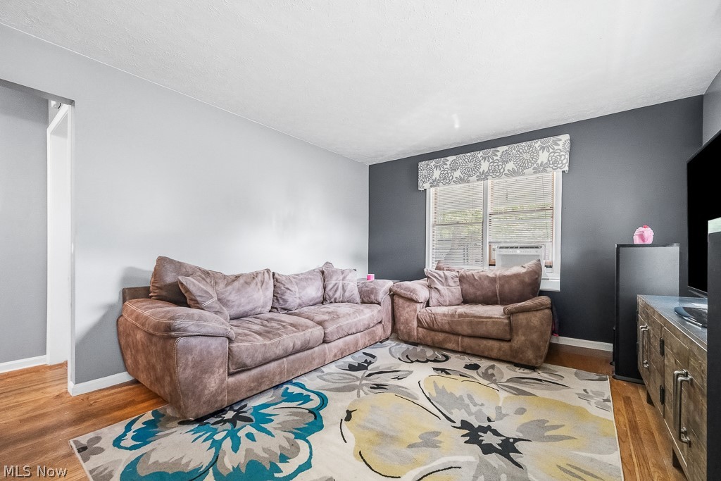 687 Elyria Avenue Property Photo 13